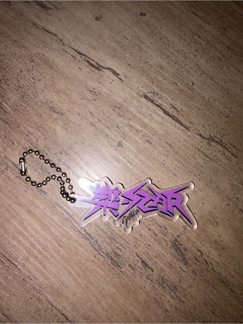 🆕💜 Stray Kids Purple Logo Acrylic Keychain – Never Used - Picture 3 of 7